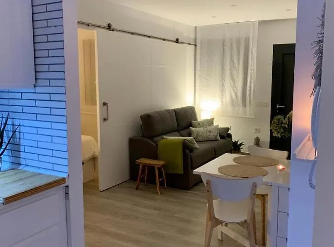 アパート Almadeconil